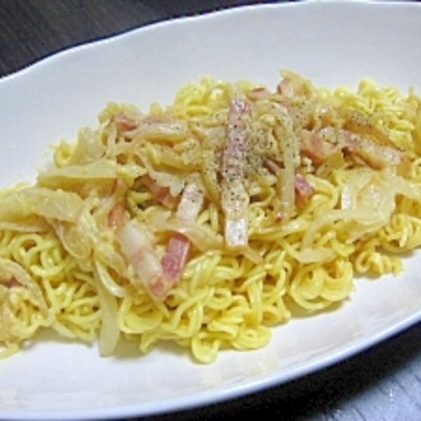 サッポロ一番塩ラーメンでカルボナーラ焼きラーメン レシピ 作り方 By ころみ7858 楽天レシピ サッポロ一番塩ラーメンでカルボナーラ焼きラーメン レシピ 作り方 By ころみ7858 楽天レシピ