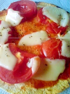 トマトとチーズのおからピザ