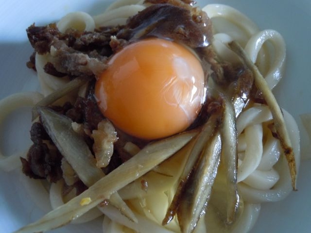 牛肉とごぼうのうどん