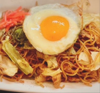 ソース焼きそば（キャベツ・ニラ・ロースハム）