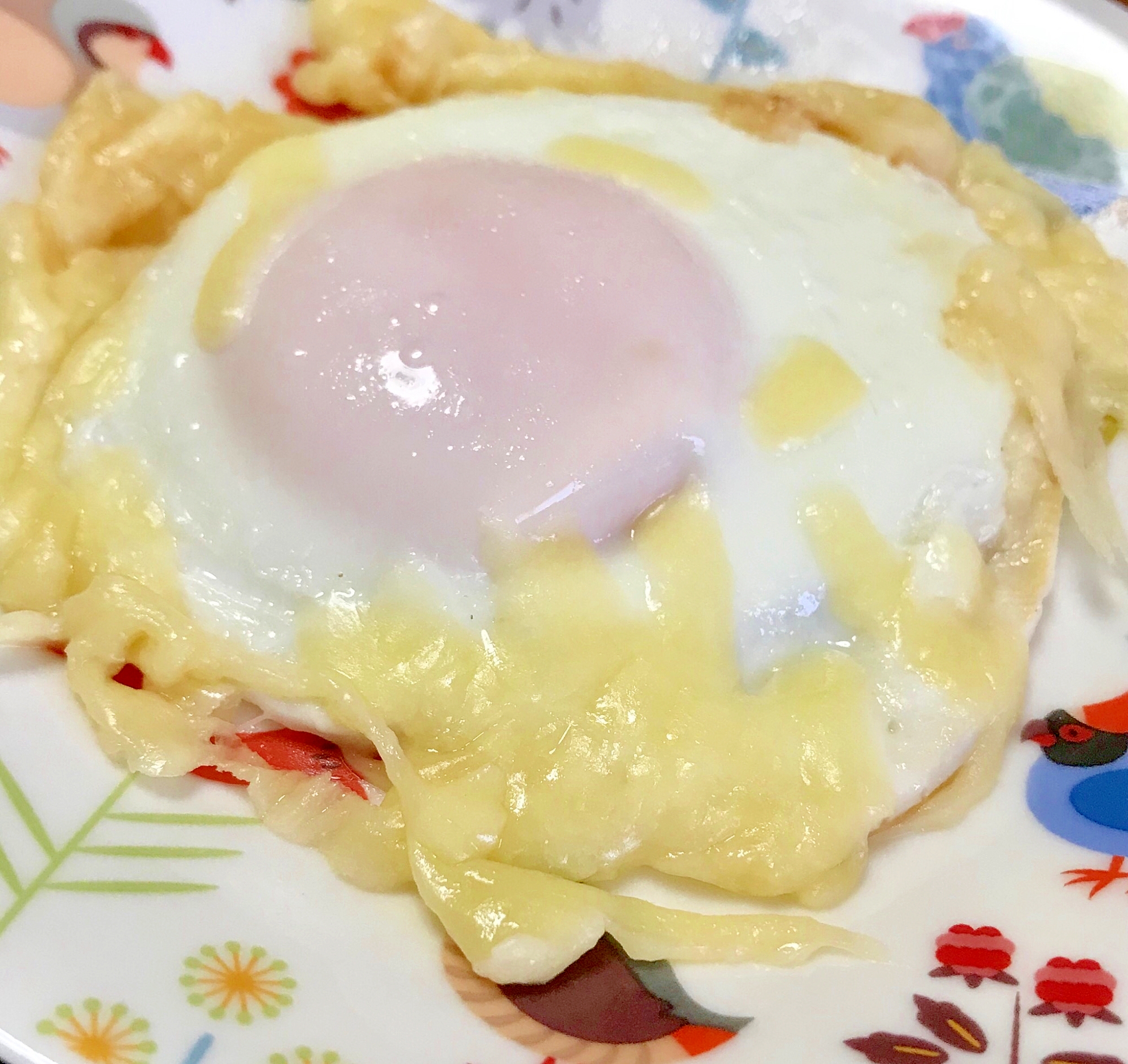 コンソメチーズの目玉焼き