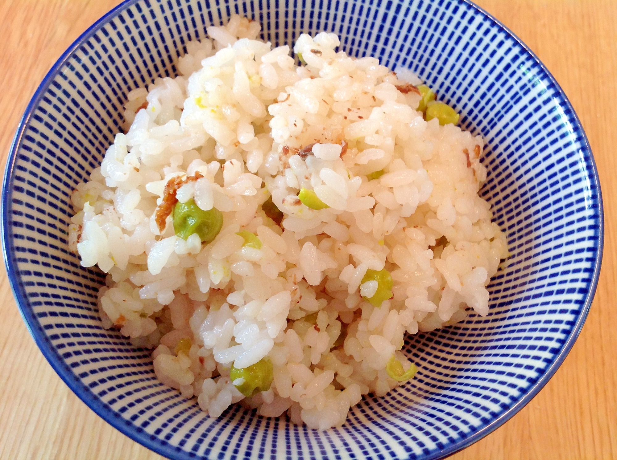 梅とアンチョビー入りグリーンピースご飯