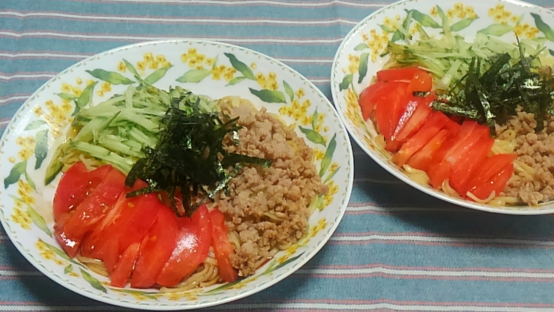 鶏そぼろと夏野菜の冷やし中華＊