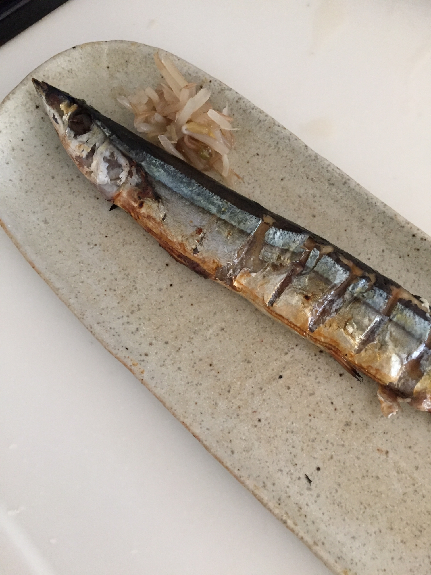 焼きサンマと酢もやし添え レシピ 作り方 By へんてこへんてこママ 楽天レシピ