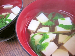 一番だしで作った豆腐と春雨の吸い物