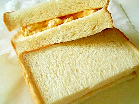 炒り卵で　ずぼらサンドイッチ