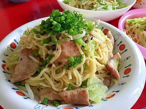 絶品☆塩ホルモン焼きそば