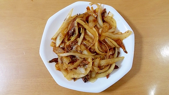 切って炒めるだけ☆玉ねぎといわしの炒め物