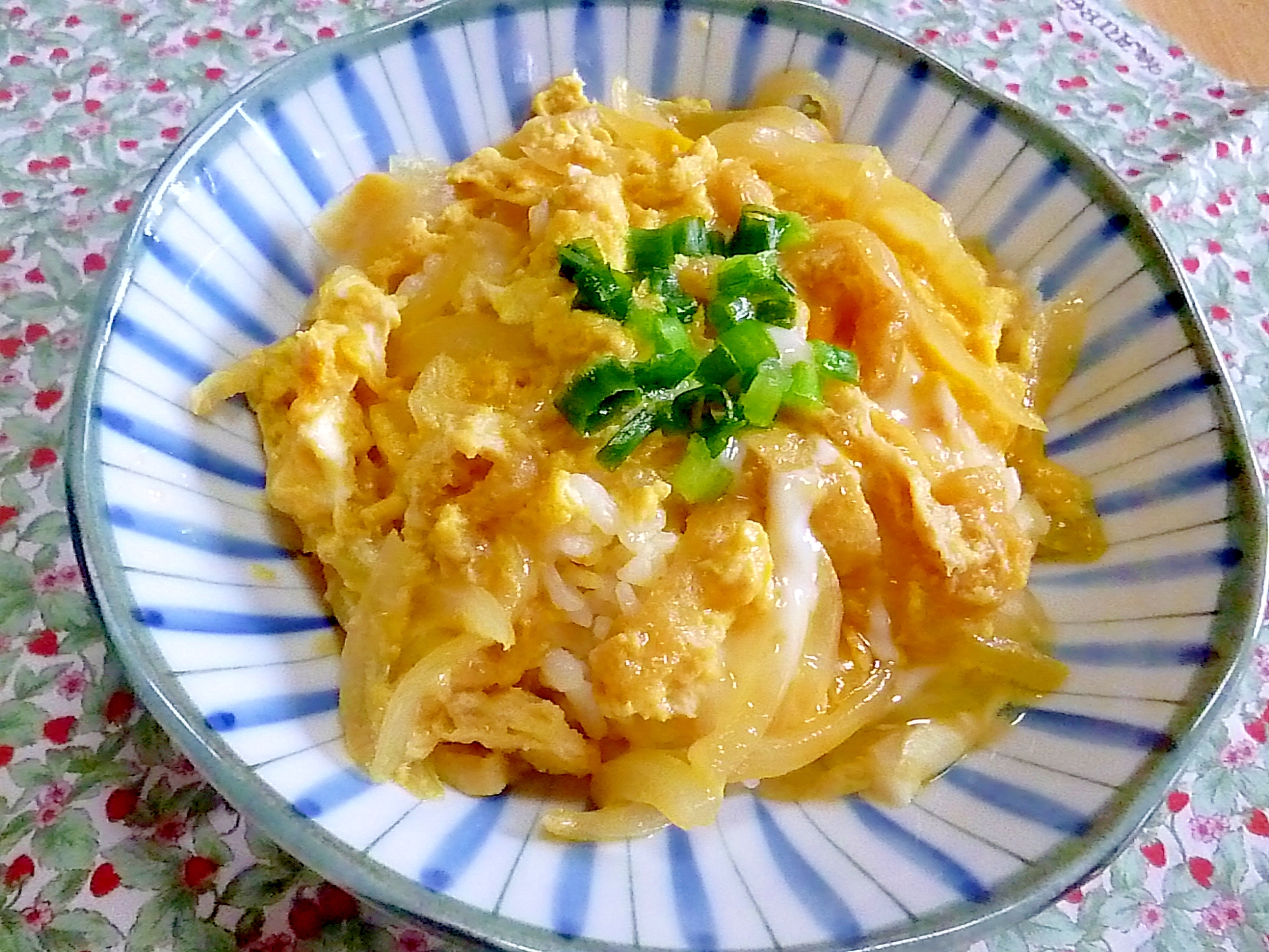あげと玉ねぎの卵丼