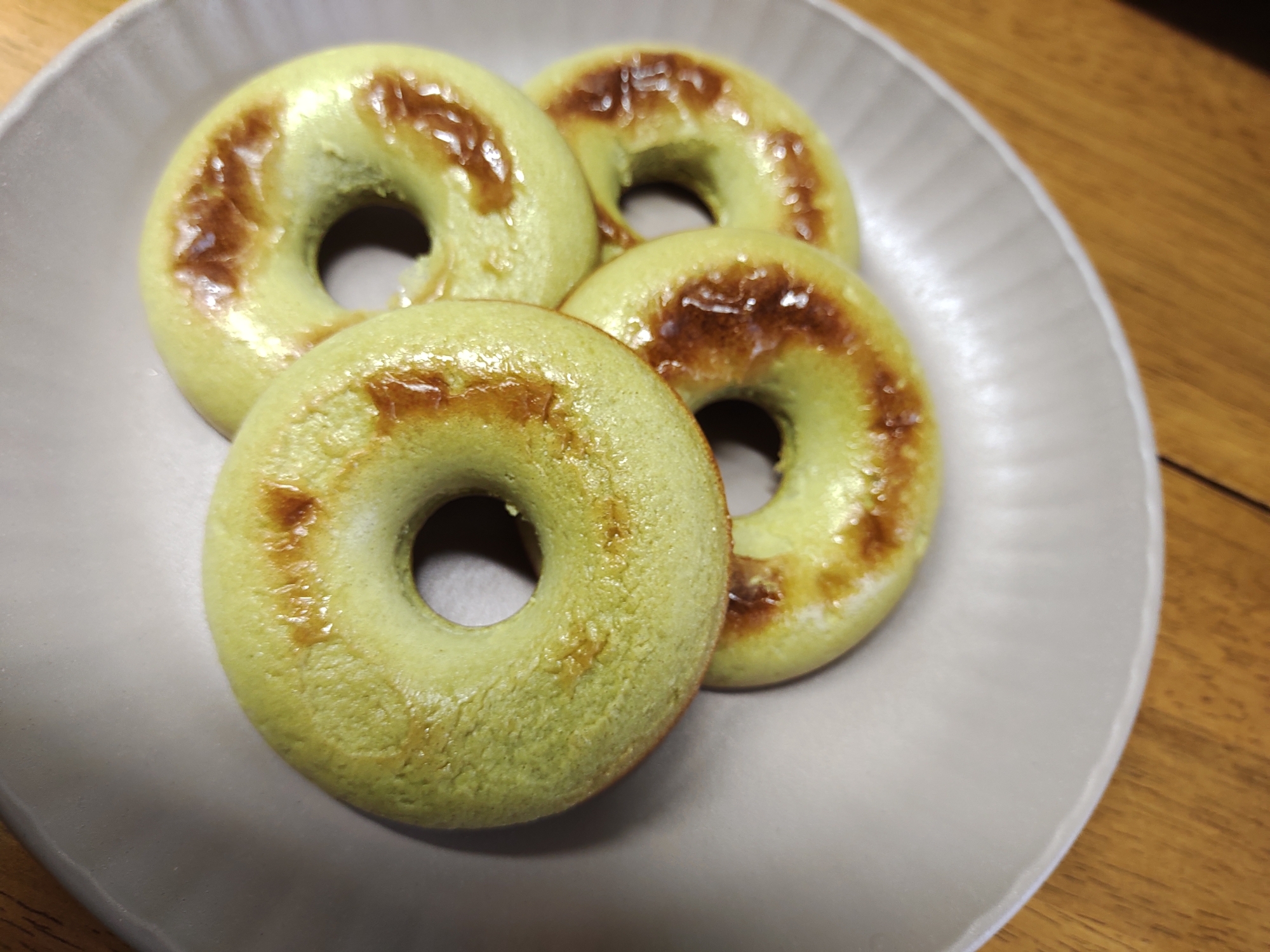 抹茶味のドーナツ