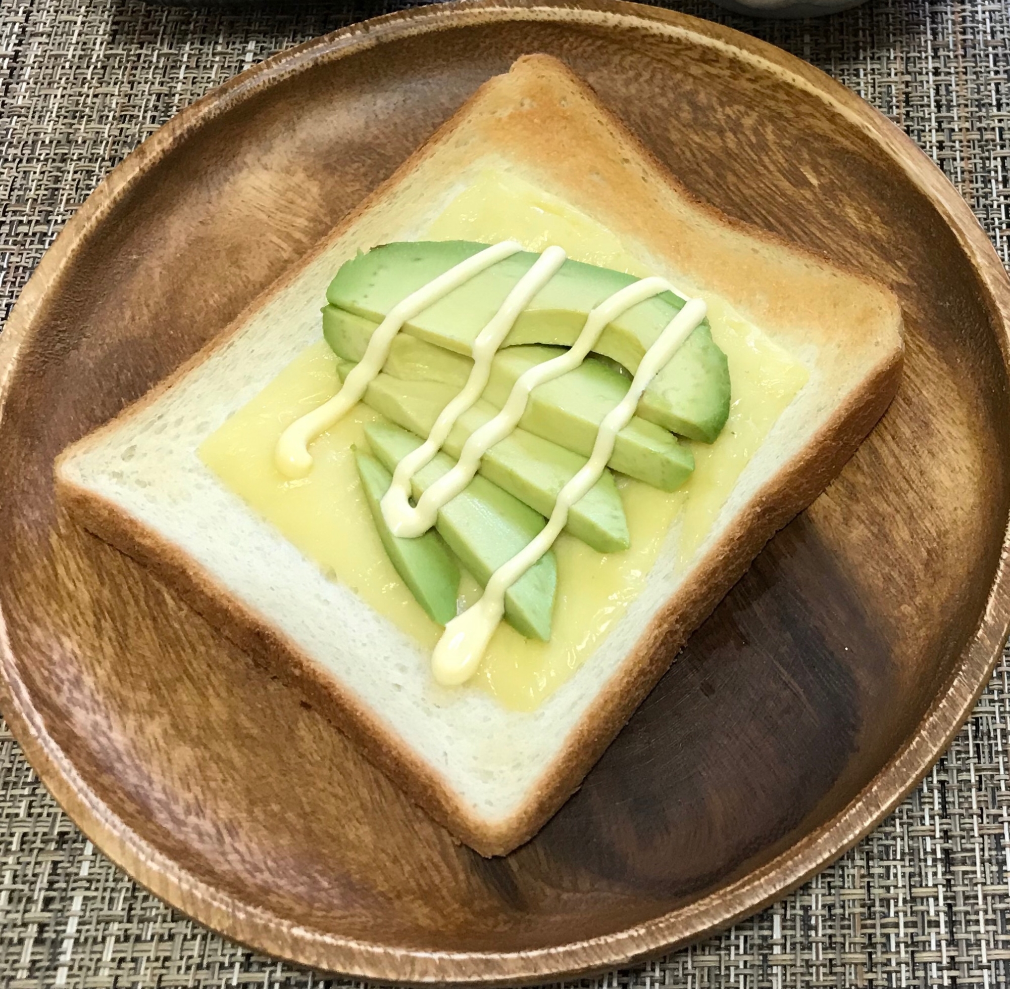 朝食に☆アボカドチーズトースト