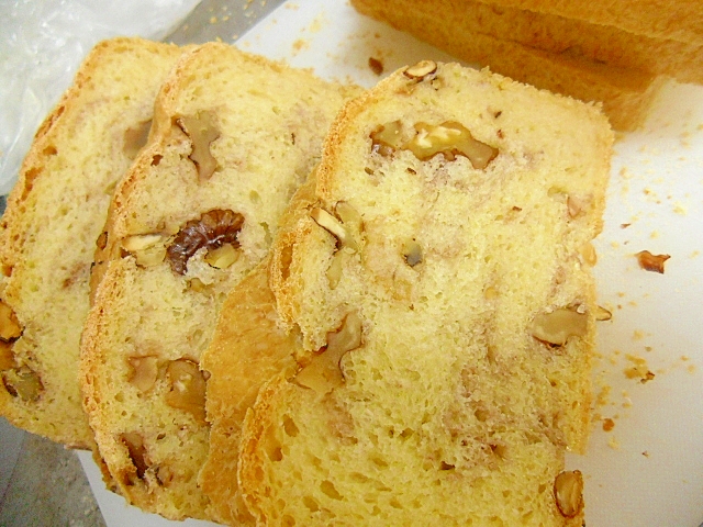 くるみとコーングリッツの食パン