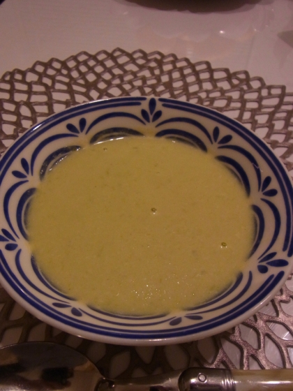 爽やかアスパラガスの冷製スープ