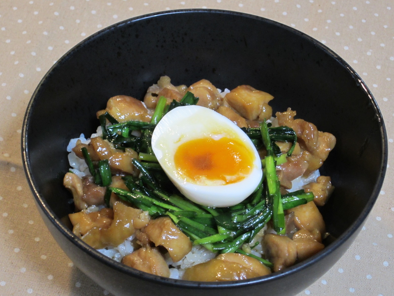 こってり甘辛★ニラ入り鶏丼