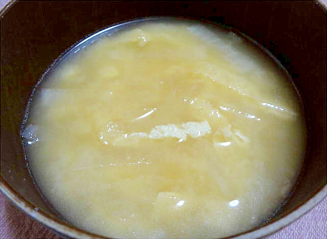 冷凍油揚げを使ってサッと作れるお味噌汁