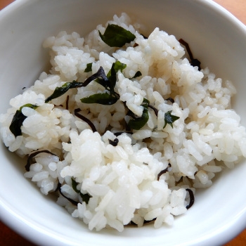わかめ塩昆布混ぜご飯
