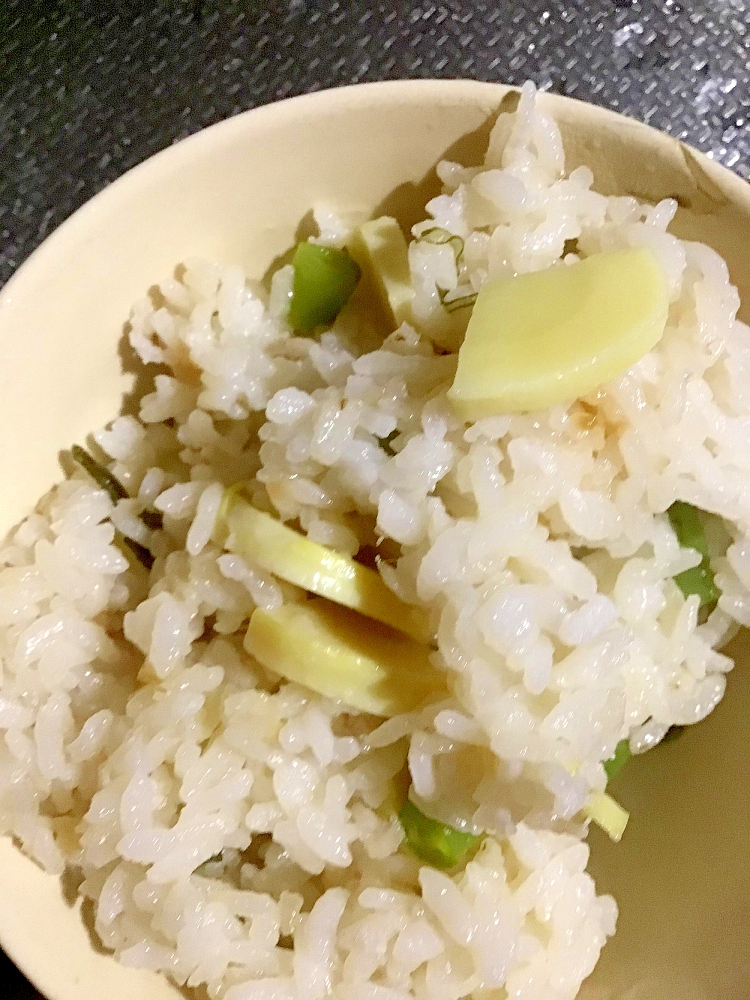 筍と茎ワカメの炊き込みご飯。