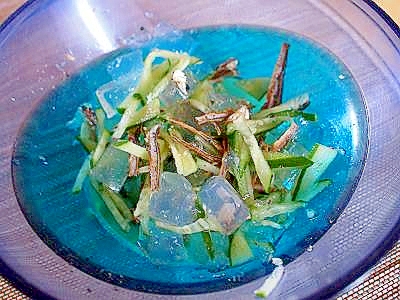 カルシウム強化！　煮干しと胡瓜で寒天サラダ