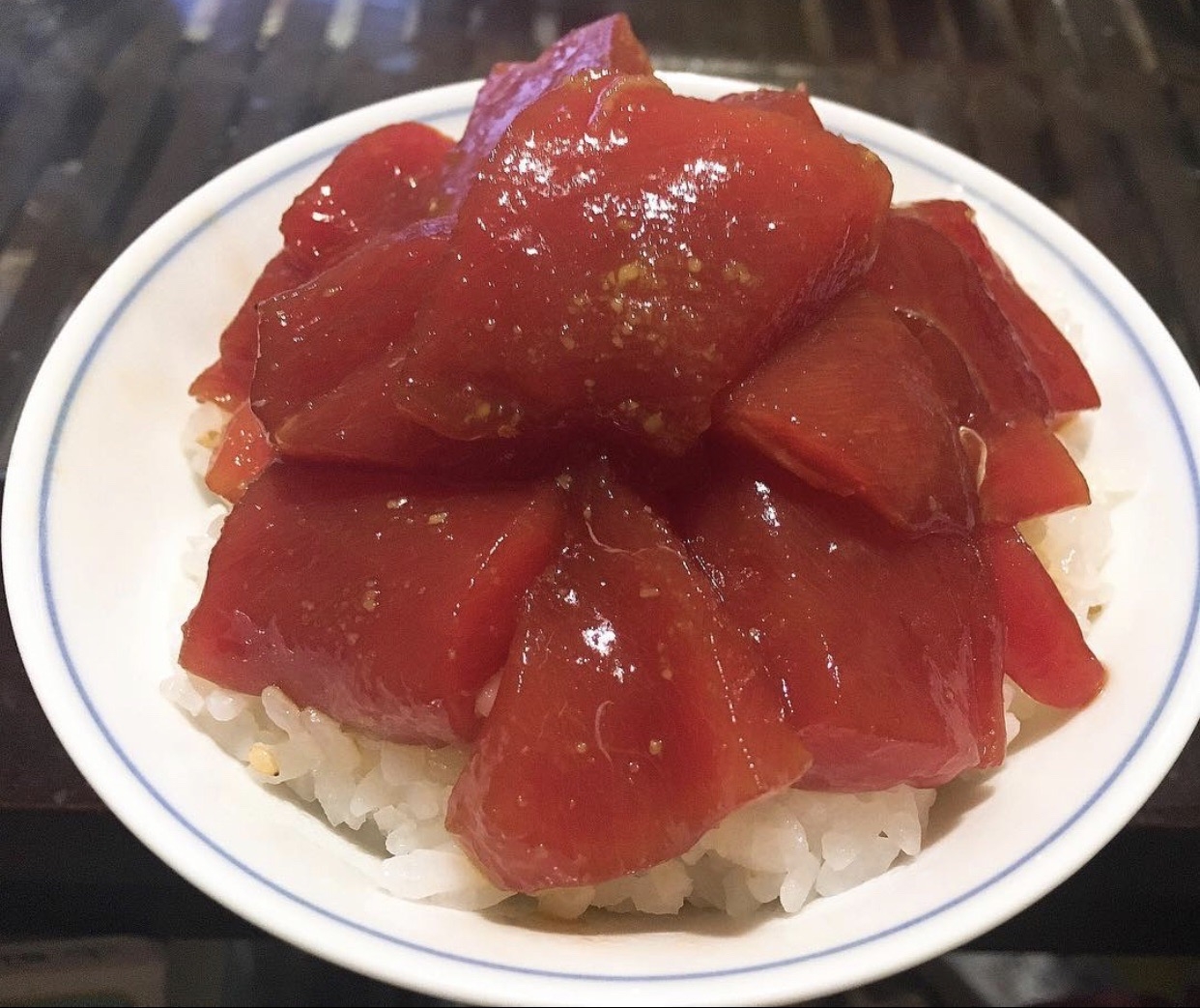 【旨い！】黄身醤油の漬けマグロ丼