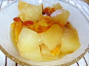 梨とドライフルーツの蒸し煮