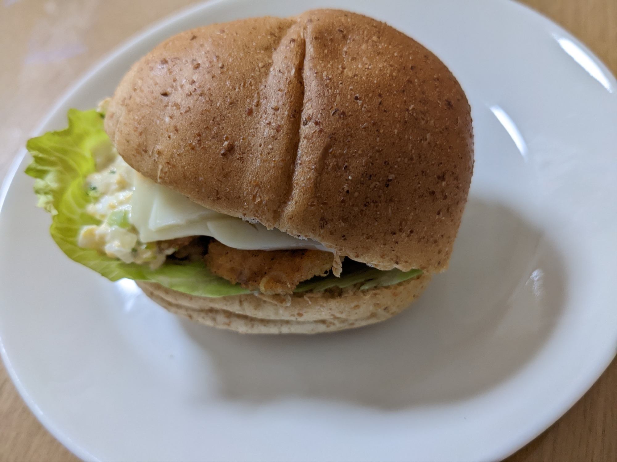 秋鮭の揚げ焼きリメイク◇サーモンとレタスサンド