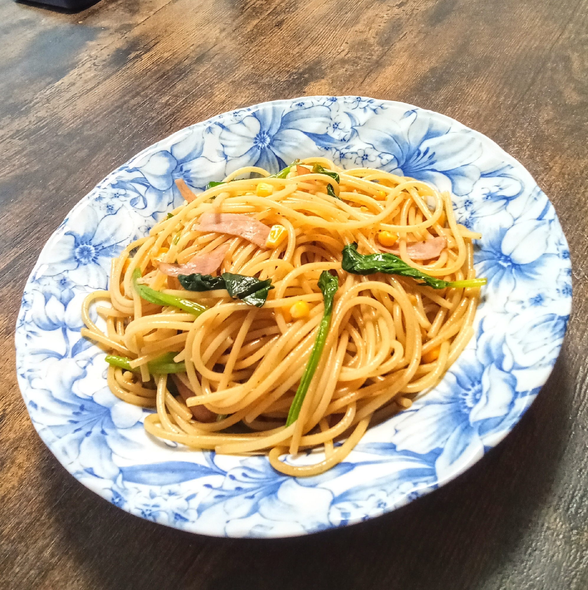 ほうれん草・スイートコーンなどで和風パスタ