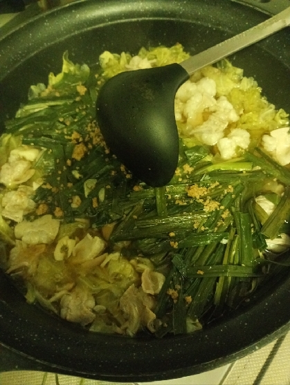 臭みゼロ！お家で本格博多風モツ鍋(牛モツ×醤油)