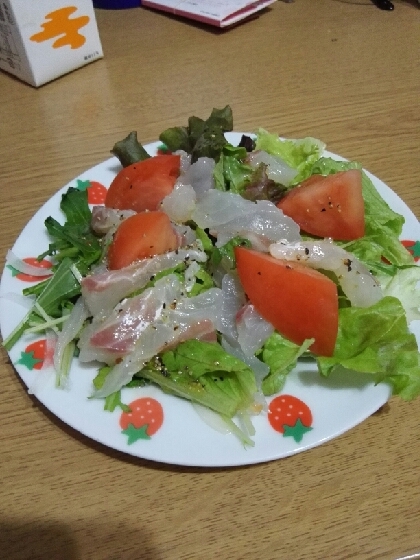 鯛で作ってみました、醤油と砂糖が他のレシピと違うと思い作りました、美味しかったです、サーモンならもっと美味しそうなのでまた作ります！