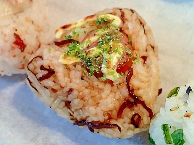 ＣＯで　昆布佃煮とフランクフルトの焼きおにぎり♬