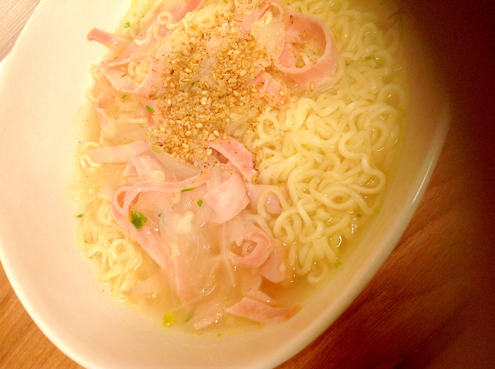 新玉ねぎ&ハムプラス　アレンジインスタントラーメン