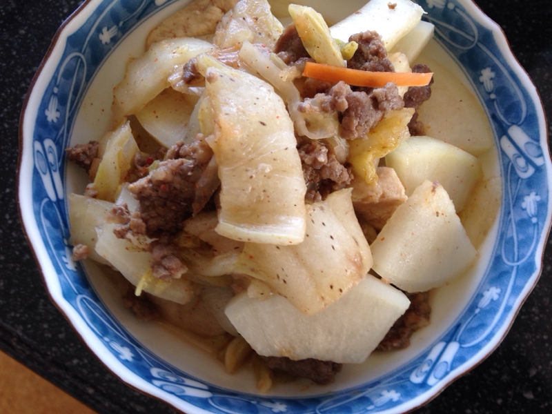 白菜と大根のキムチ風味そぼろ炒め。
