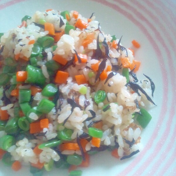 ヘルシー ひじきのオイスターめんつゆチャーハン レシピ 作り方 By さとmin 楽天レシピ ヘルシー ひじきのオイスターめんつゆチャーハン レシピ 作り方 By さとmin 楽天レシピ