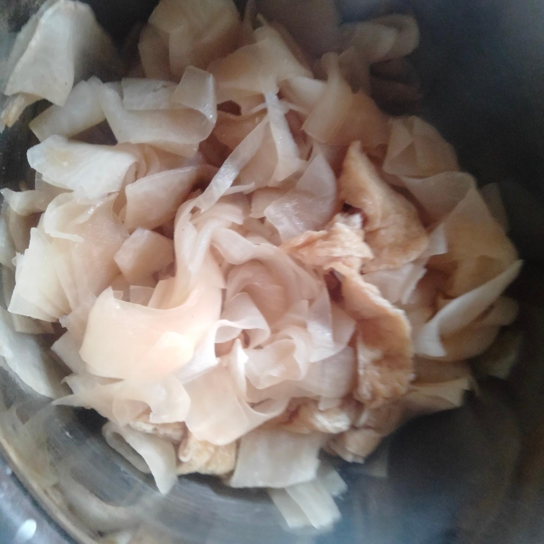 ♤ジオプロダクトの鍋で大根と油揚げの炒め煮