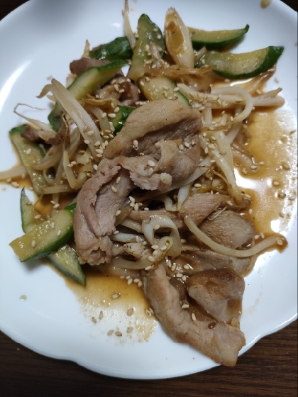 豚バラ肉ときゅうりの炒め物♡