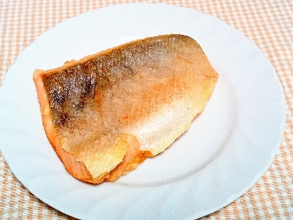 林檎の木さんハイサイ♪立派な銀鮭のハラスを買って作りました。オリーブ油でさっぱりと食べられるのが良いですね。とても美味しかったです。ご馳走様でした。