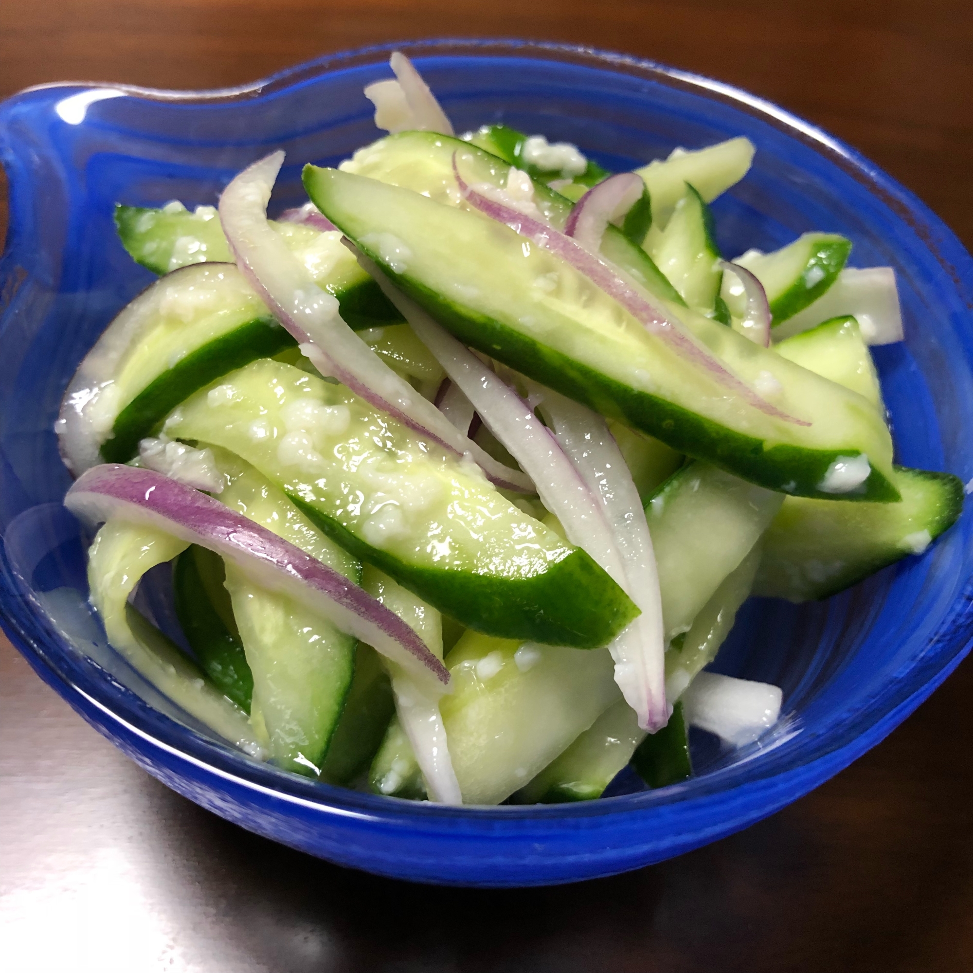 きゅうりと玉ねぎの塩麹サラダ