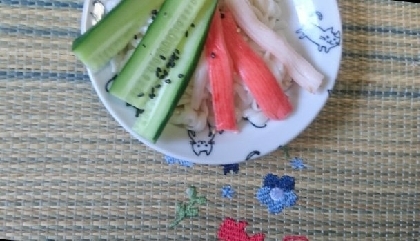 ひーじゃーまんちゃんはいさい(o^ O^)野菜をナムル風にしてのせると美味しいですねo(^-^o)こちらはカニカマは蒲鉾感がでてますが笑リピにポチ✨台風大変⤵️