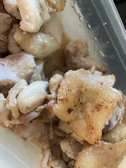 鶏むね肉で⚝ジューシーなガーリックバターチキン