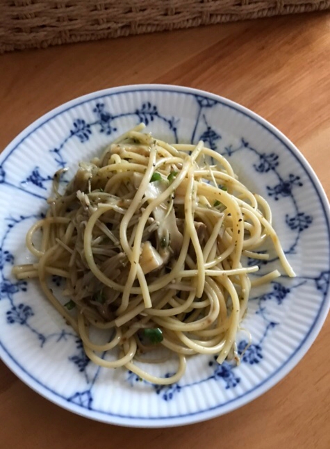 えのきとエリンギのバジルソースパスタ