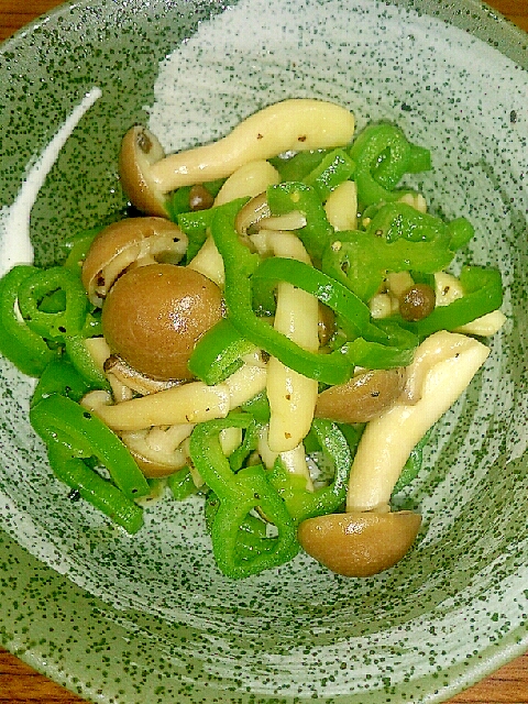 白だしで簡単 ピーマンとしめじのパパッと炒め レシピ 作り方 By Nachi410 楽天レシピ