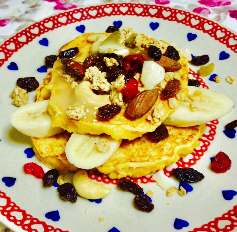 生パン粉で♡バナナとグラノーラのパンケーキ