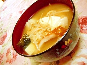 具だくさん❤エノキ・ワカメ・竹輪・豆腐のお味噌汁❤