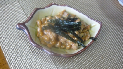 きざみ海苔で納豆