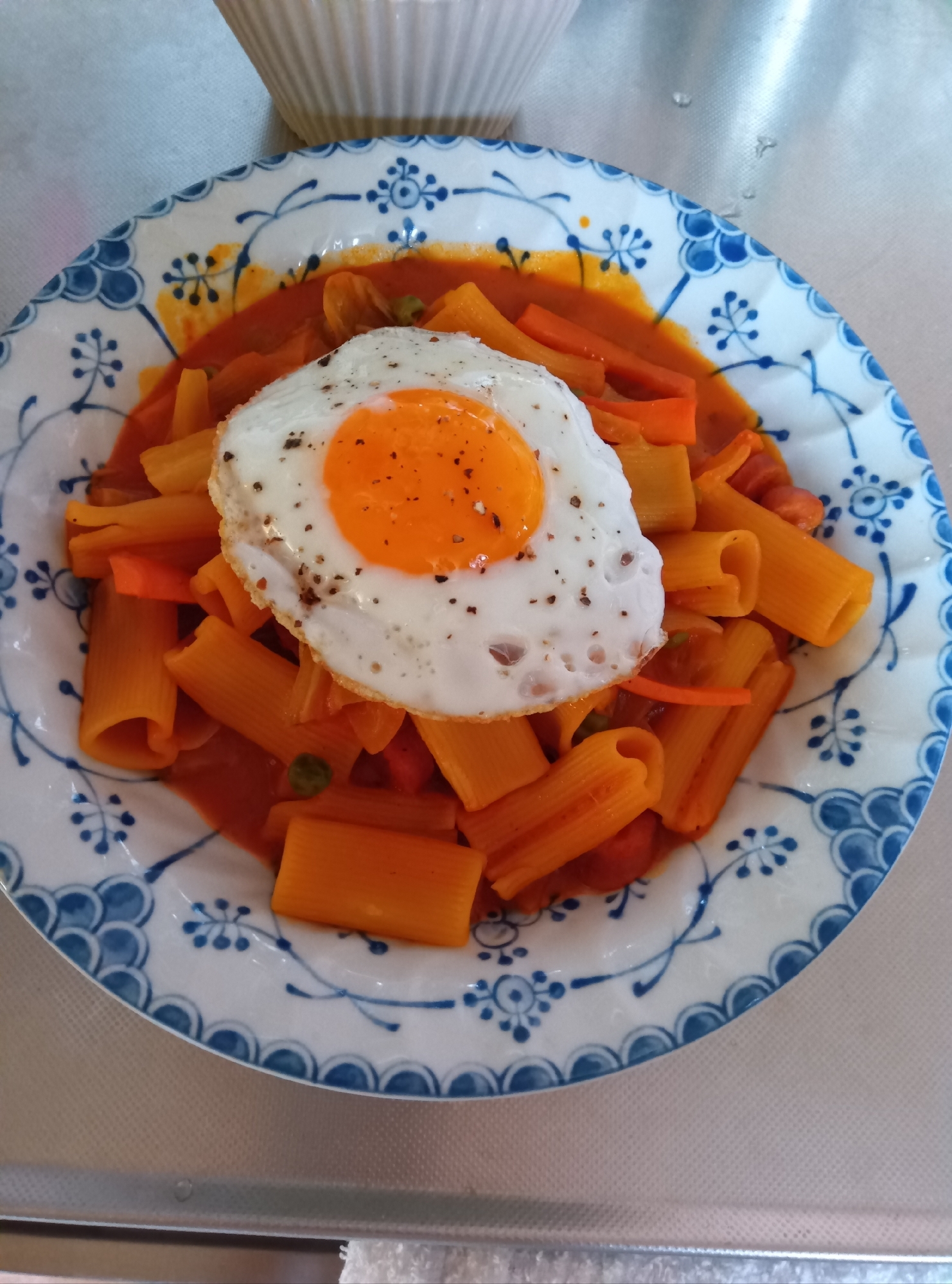 キャベツとグリーンピースの煮込み ショート パスタ