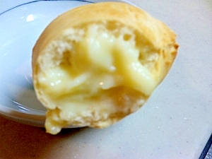 バターなし(｀・ω・´)クリームパン