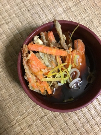 うどんや蕎麦、天丼に！玉ねぎと人参のかき揚げ