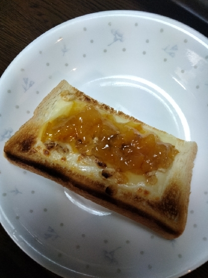 グラノーラと柚子ジャムのチーズトースト