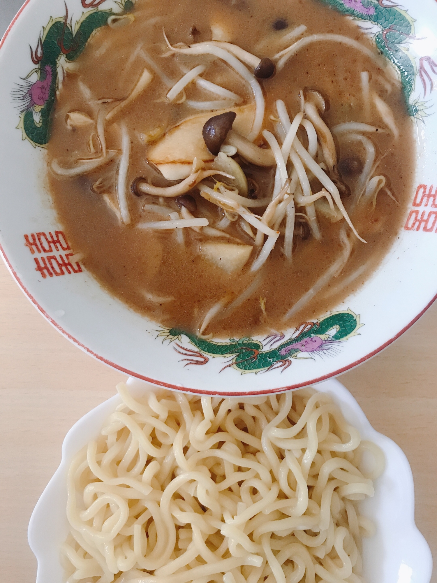 もやしたっぷりつけ麺