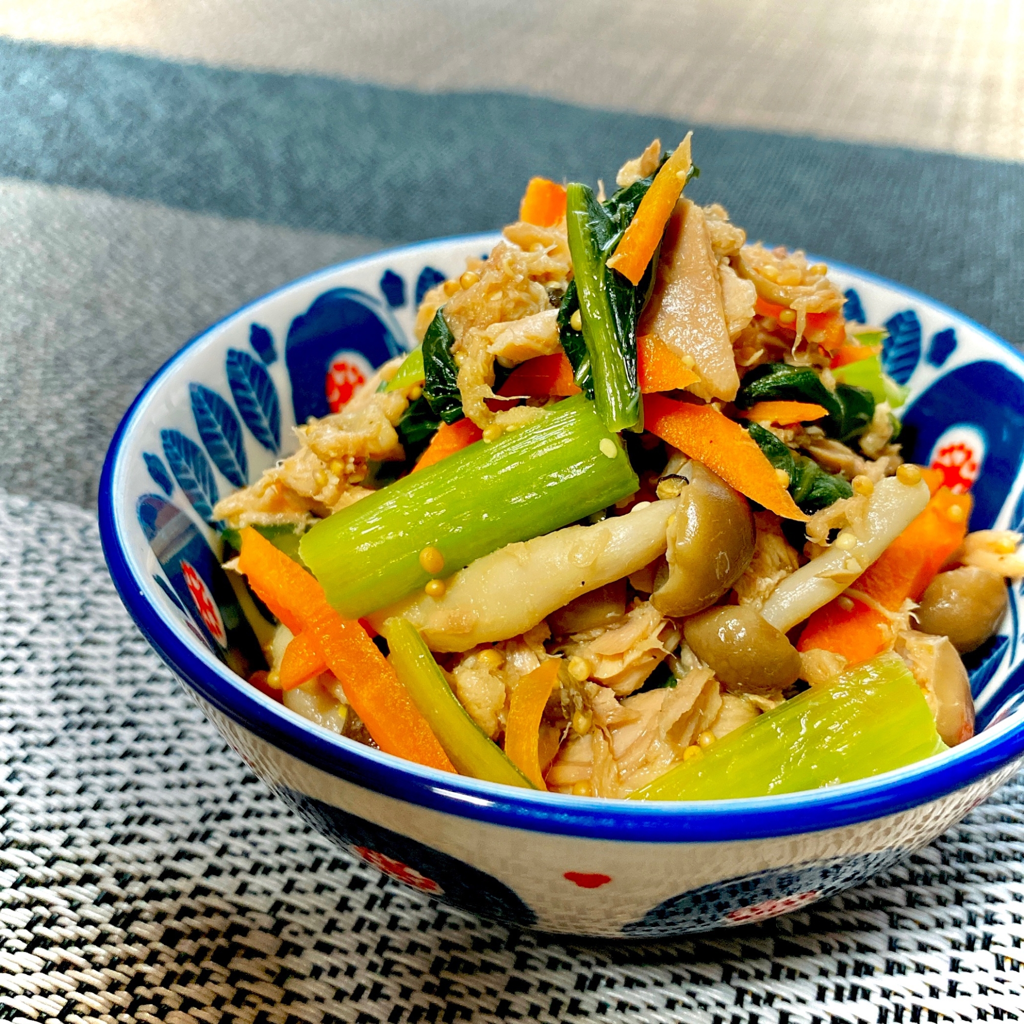 パパっと簡単!小松菜のツナ炒め