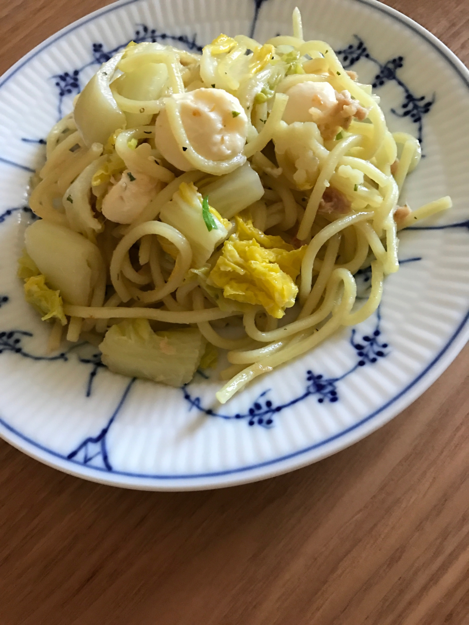 白菜とツナ、キューブチーズの焼きそば